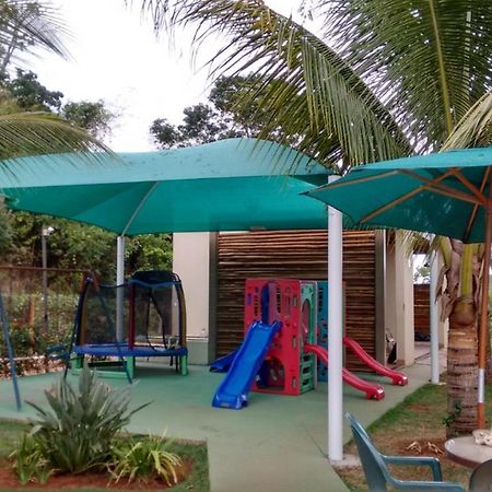 Aldeia Do Lago: Lakeside Apartment with Modern Kitchen and Pool Access Caldas Novas Exterior photo