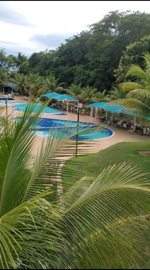 Aldeia Do Lago: Lakeside Apartment with Modern Kitchen and Pool Access Caldas Novas Exterior photo